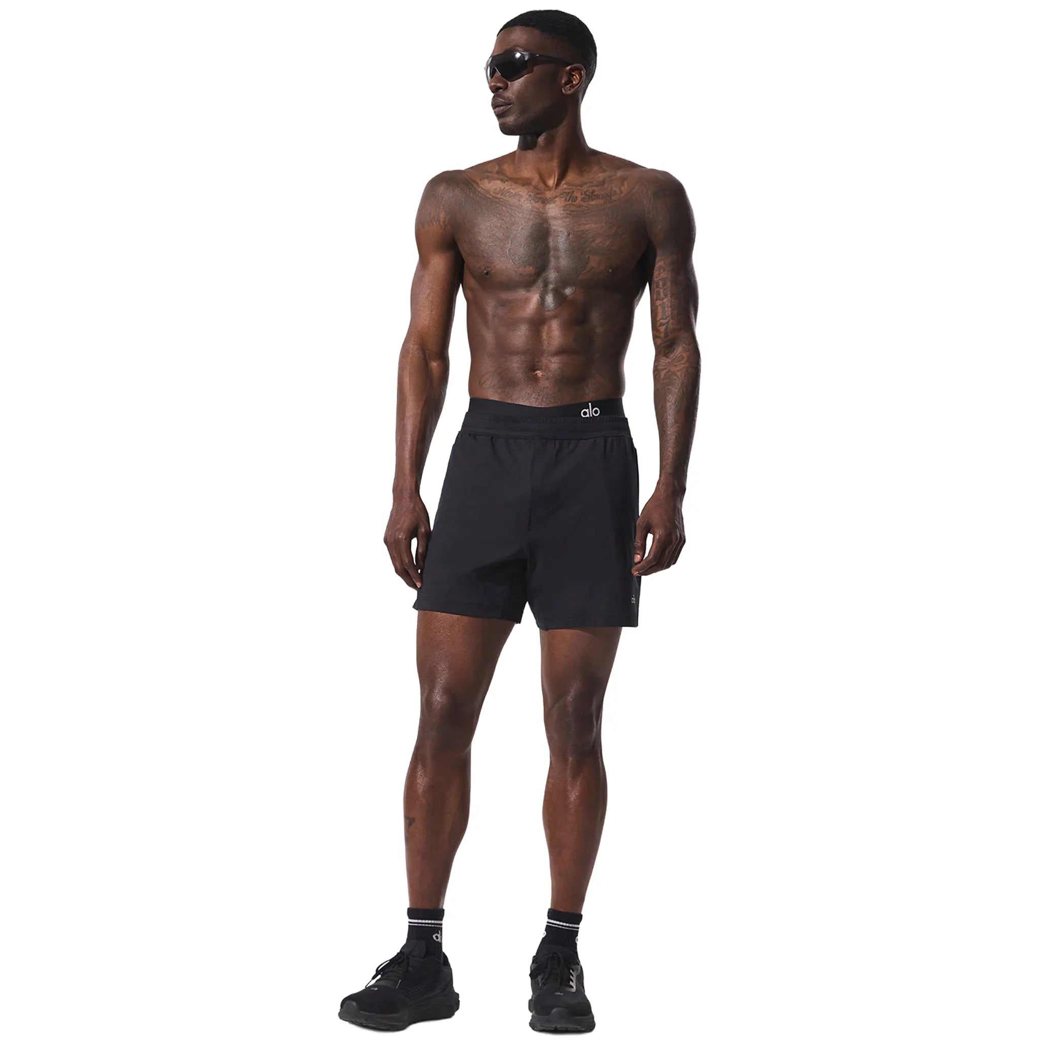 Model View of Alo Yoga 7inch Conquer React Performance Black Shorts